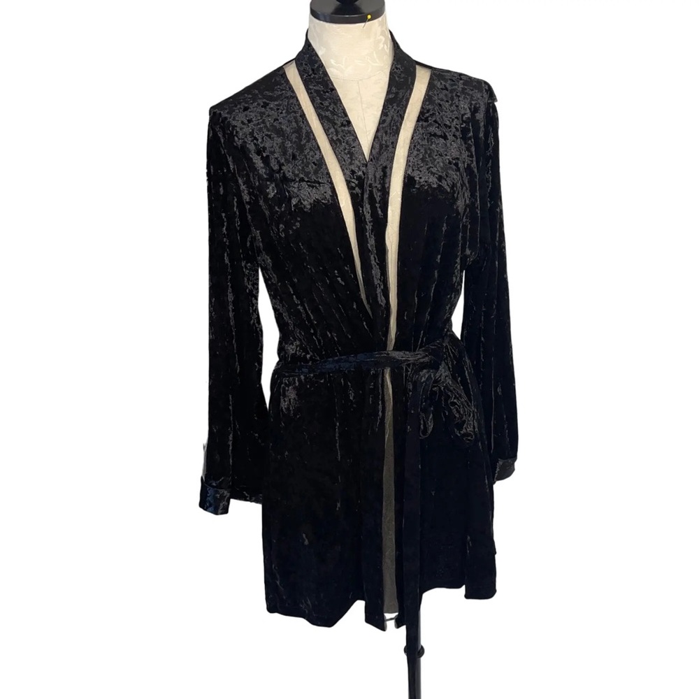 Velvet Robe SAVAGE X FENTY
by Rihanna